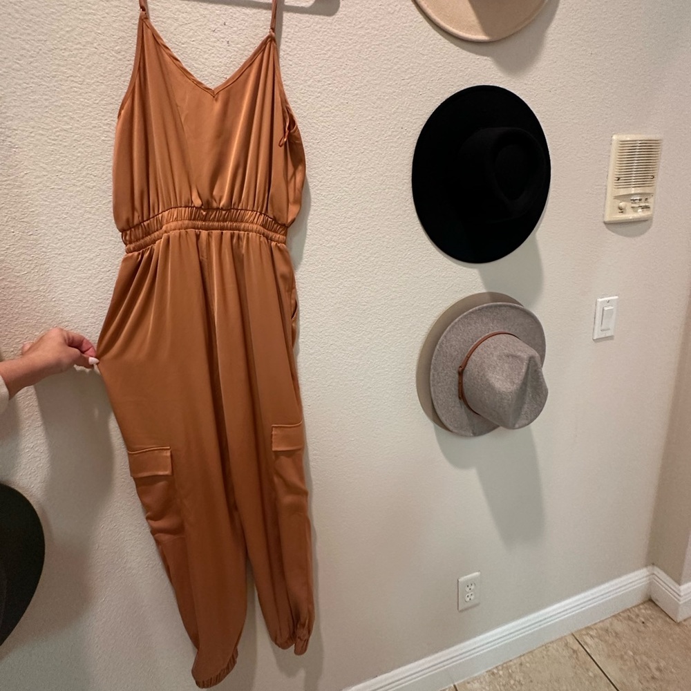 Strut & Bolt jumpsuit - Picture 3 of 4